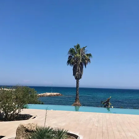 Vue Panoramique Avec Piscine A Solenzara